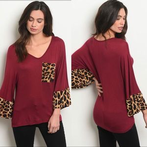Cheetah print detail wide sleeve top